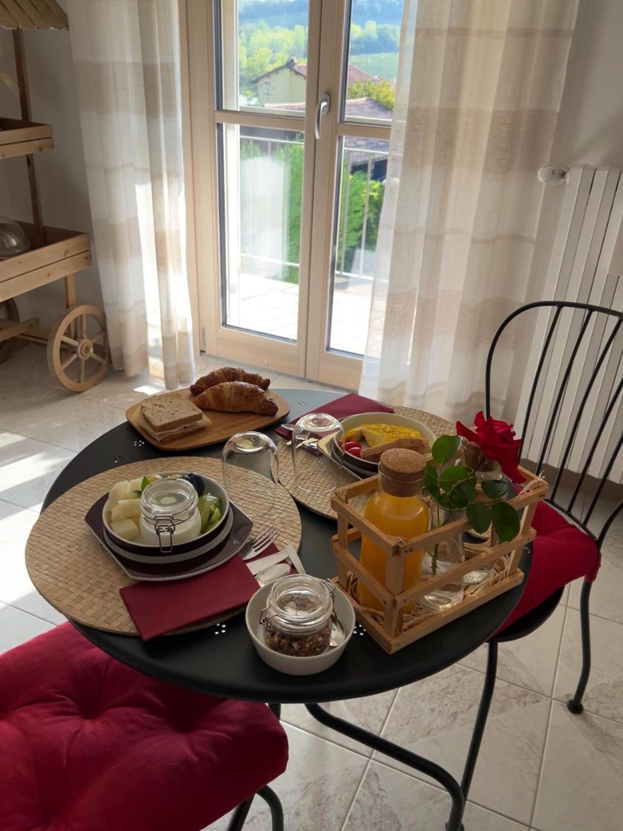 Cascina Il Volo Bed and Breakfast Moncalvo Exteriör bild