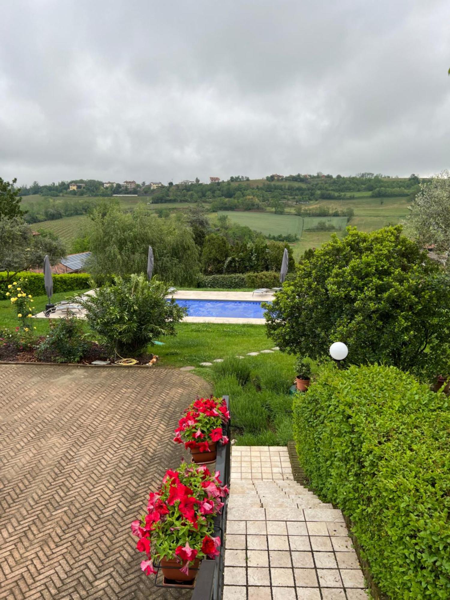 Cascina Il Volo Bed and Breakfast Moncalvo Exteriör bild
