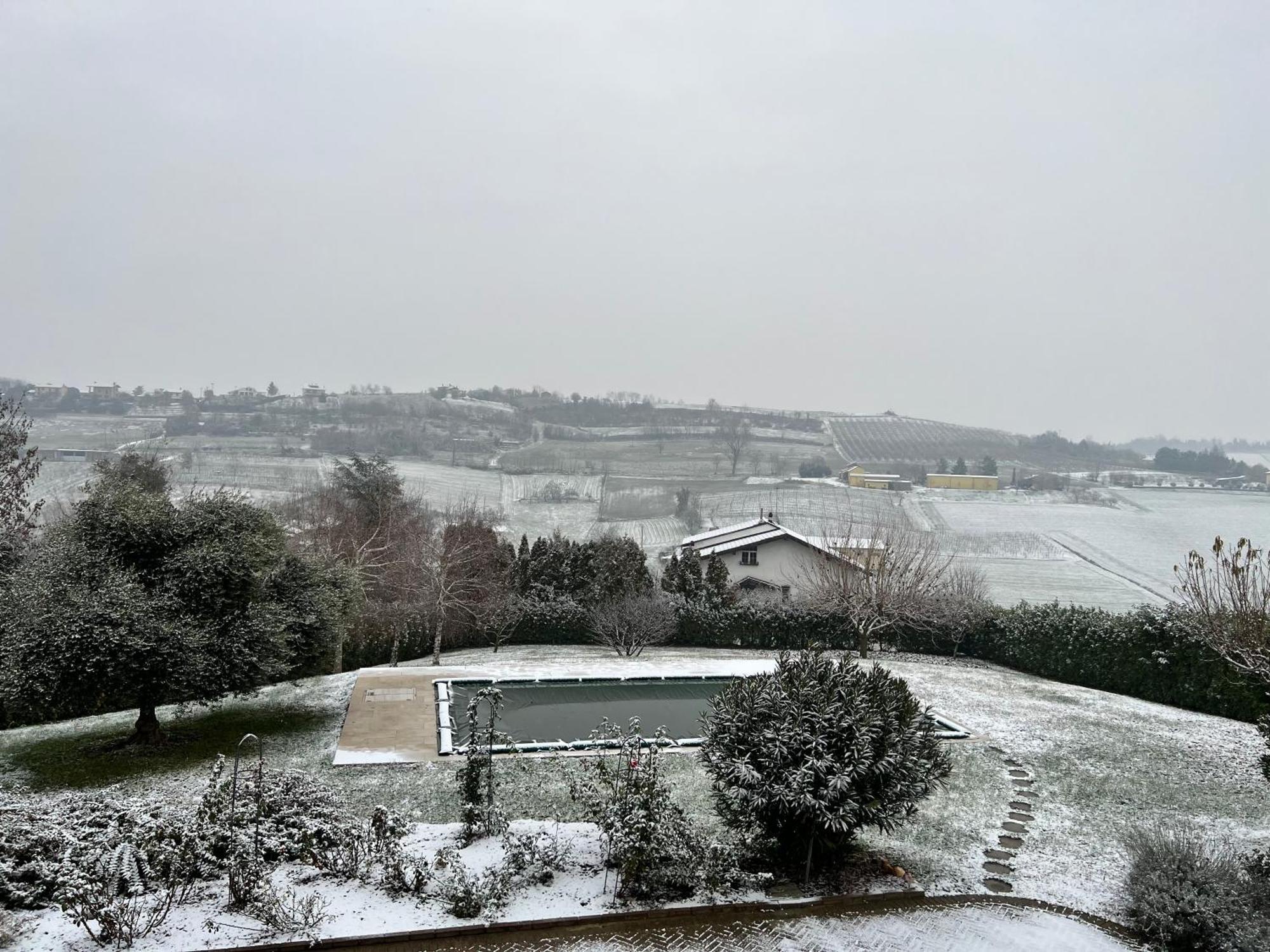 Cascina Il Volo Bed and Breakfast Moncalvo Exteriör bild